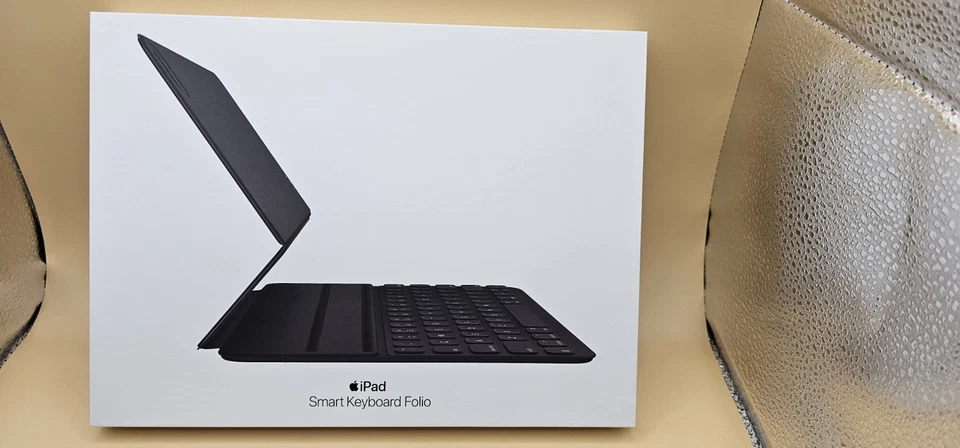 Apple Smart Keyboard Folio for 11-inch iPad Pro A2038 / MXNK2LL/A (Black)