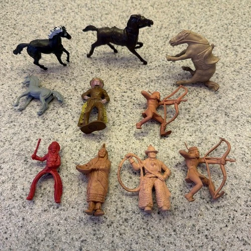 LOT - Vintage WESTERN Plastic Figures toys Cowboys Indians horses Marx & more