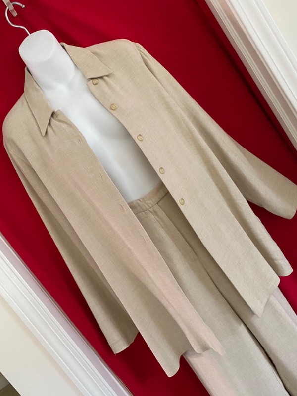 OLSEN COLLECTION*Jacket & Pants*2 piece*Oatmeal*Size 8