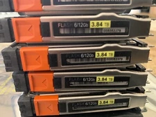 EMC UNITY 005052584  D3F-2SFXL2-3840 EMC Unity 3.84TB SSD Disk Drive 005052379