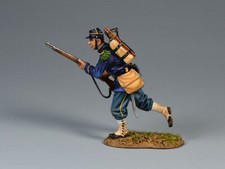 TEAM MINIATURES FRANCO PRUSSIAN WAR PFW-C6006 FRENCH CHASSEUR CHARGING FORWARD