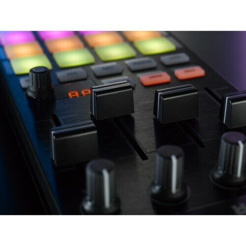 Native Instruments Traktor Kontrol F1 Neu