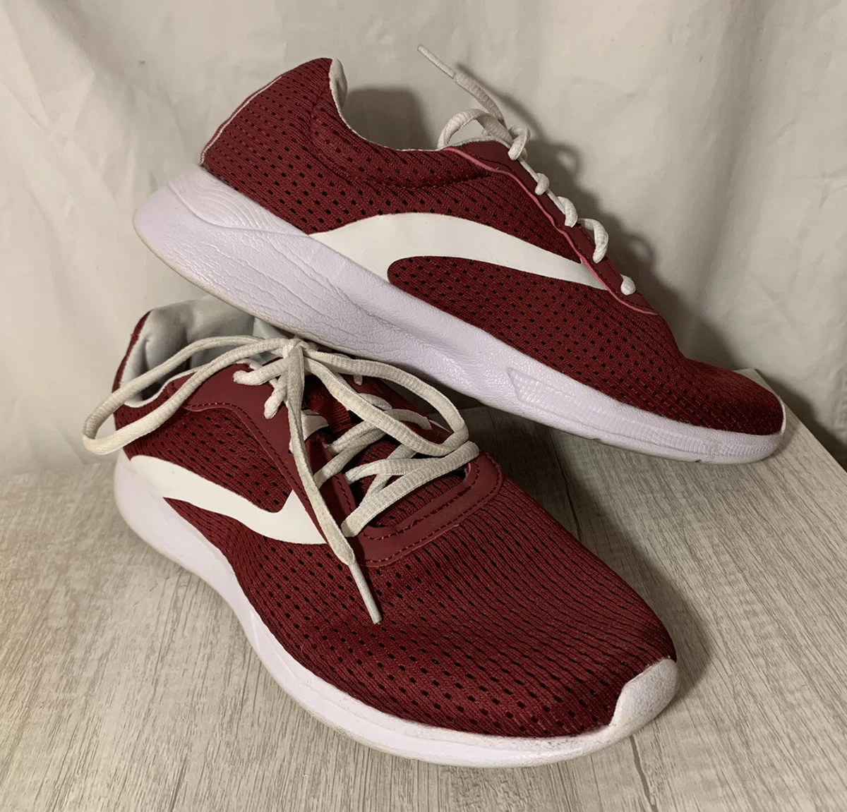 Athletic Works Women's Mesh Trainer Running Shoes Size 9 Dark Red Memory  Foam