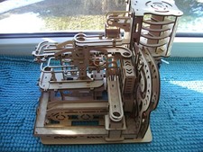Holzpuzzle 3D Kugelbahn
