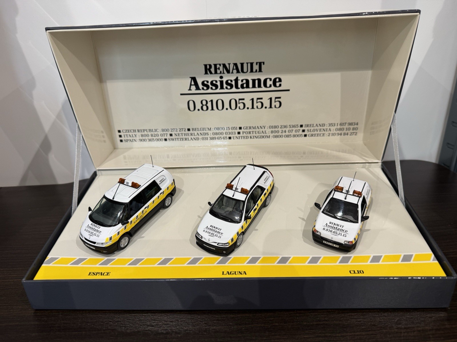 Coffret Renault Assistance 1/43 Universal Hobbies coffret de collection haute finition