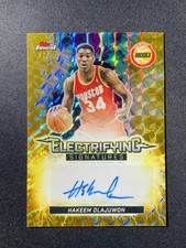 2025-26 Topps Finest Electrifying Auto Hakeem Olajuwon Gold Geometric 21/50 XV44