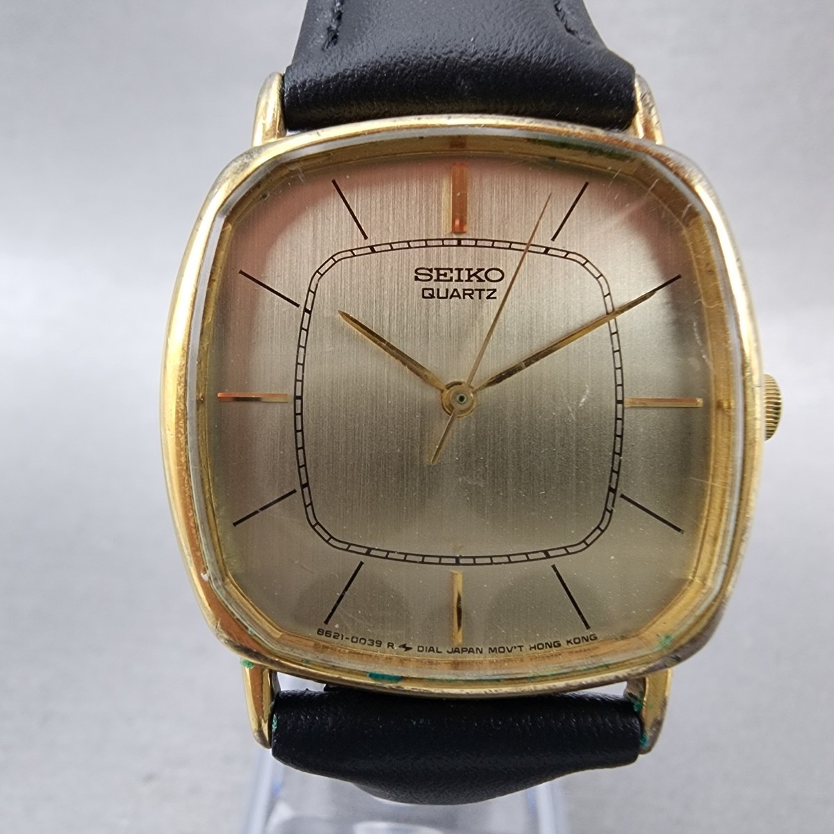 腕時計,ソーラ.ゴールド。 Seiko Watch Men 30mm Champagne Dial Gold Tone Rectangle 8621-5009