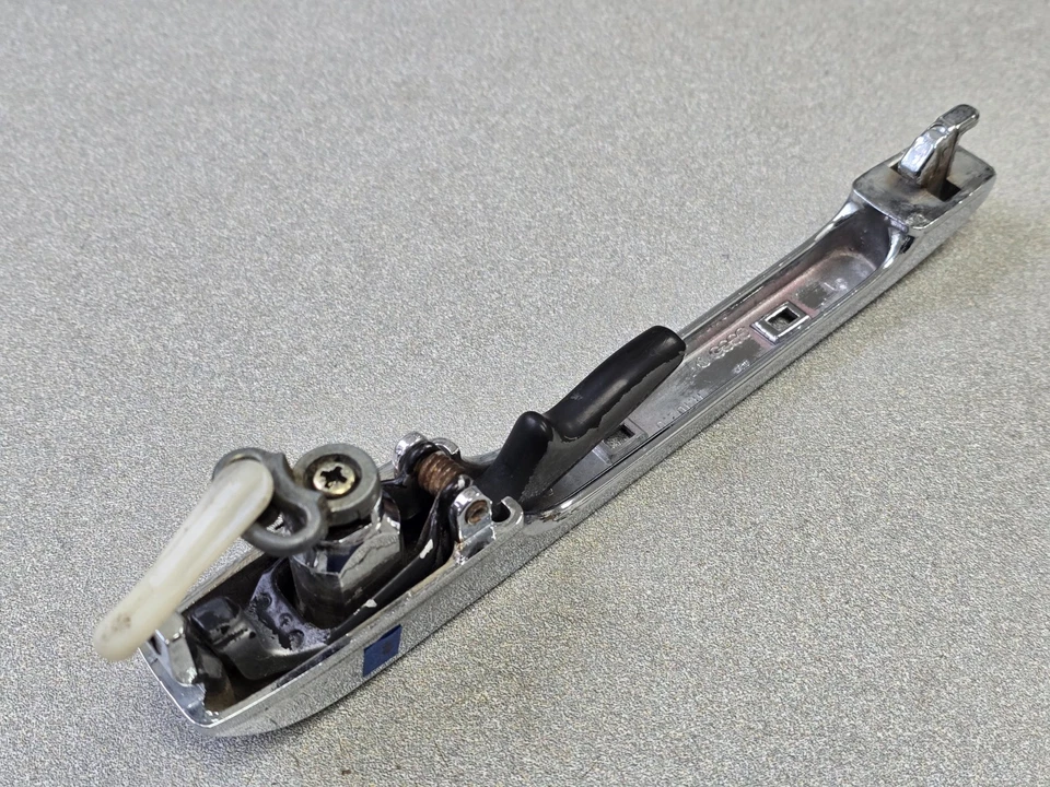 MUY BONITO USADO ORIGINAL GENUINO PORSCHE 924 CROMO MANIJA DE PUERTA EXTERIOR SIN LLAVE #1 Foto 3 de 4