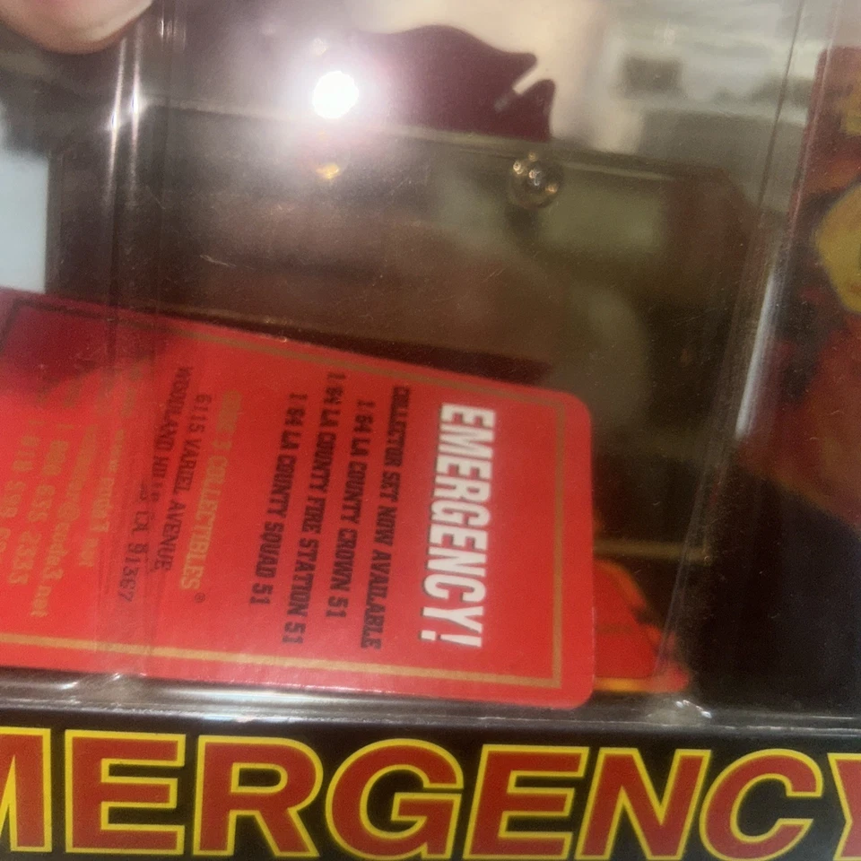 CODE 3 COLLECTIBLES 1:64 EMERGENCY LOS ANGELES 51 RESCUE SQUAD MIB 2001 Original - Image 4 of 4