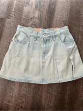 Levi's Mid-Rise Pleated Denim Mini Skirt- Size 29