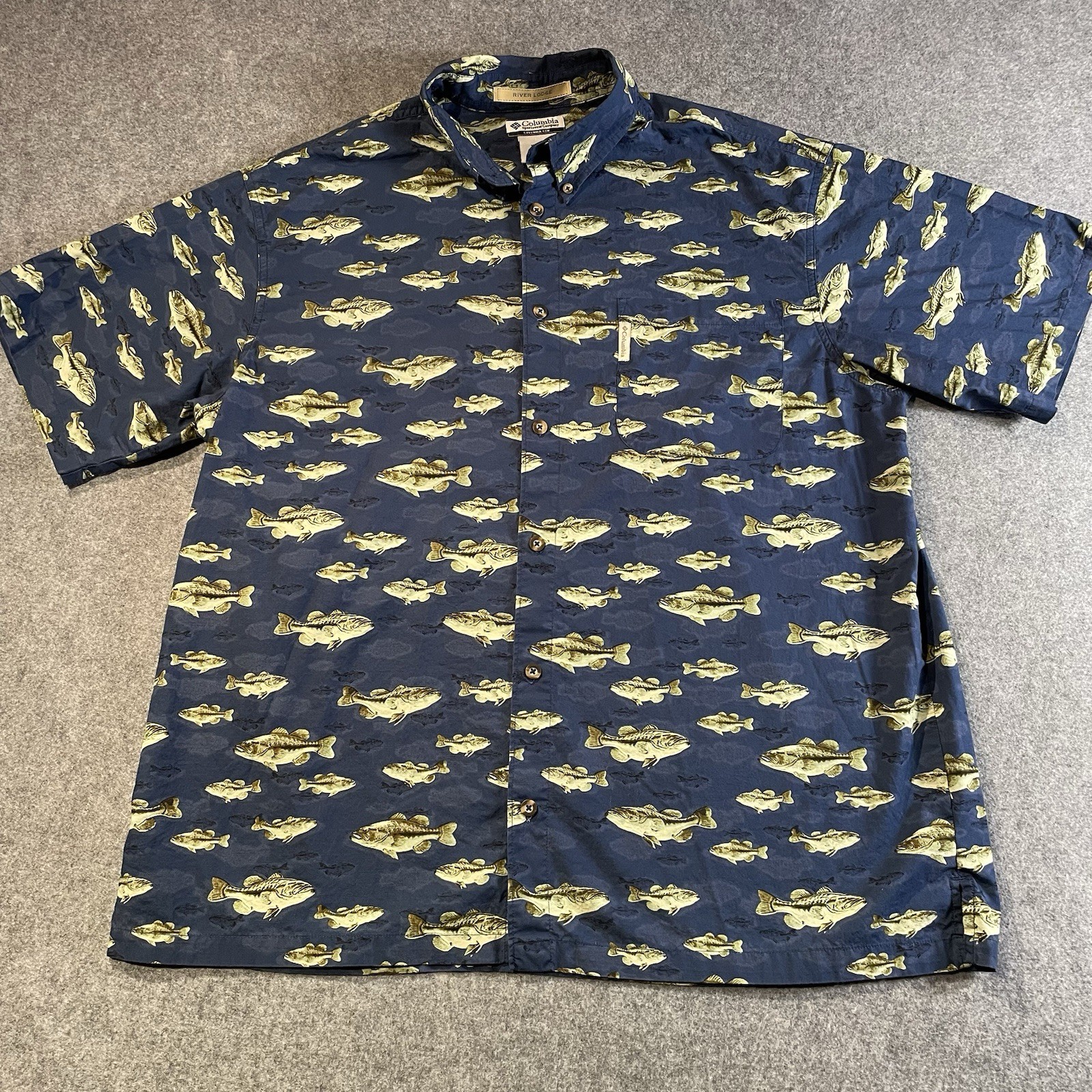 Columbia River Lodge Shirt Men’s XL Short Sleeve Button Down Large Mouth Bass