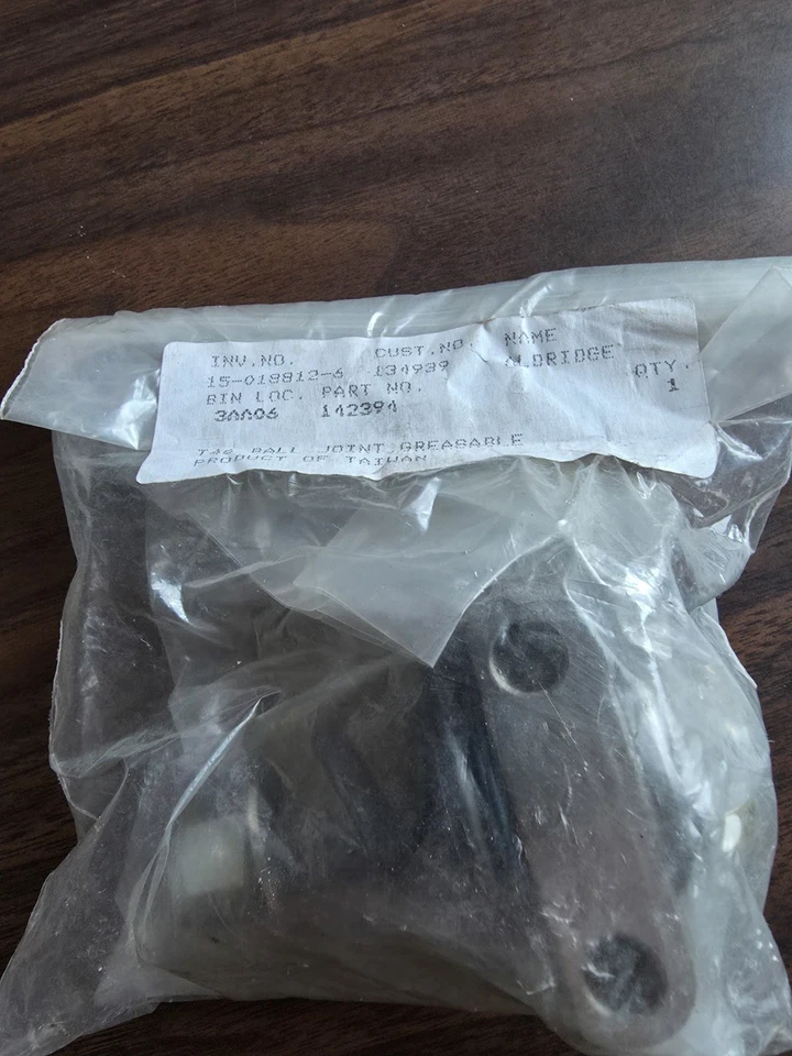 Upper Ball Joint for TRIUMPH TR4A TR250 TR6 Foto 4 de 4