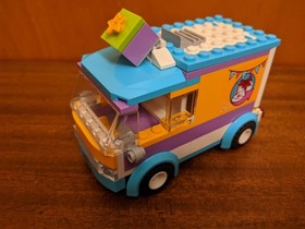 LEGO FRIENDS: Heartlake Gift Delivery (41310) Complete minus box & spare parts.
