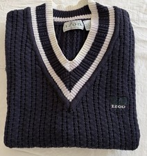 VTG IZOD Mens Cable Knit Vest Navy  White V Neck Tennis Sweater Classic Preppy