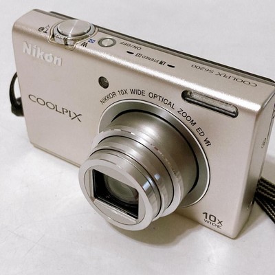 Nikon COOLPIX S6200 Digital Camera platinum silver color 16.0 