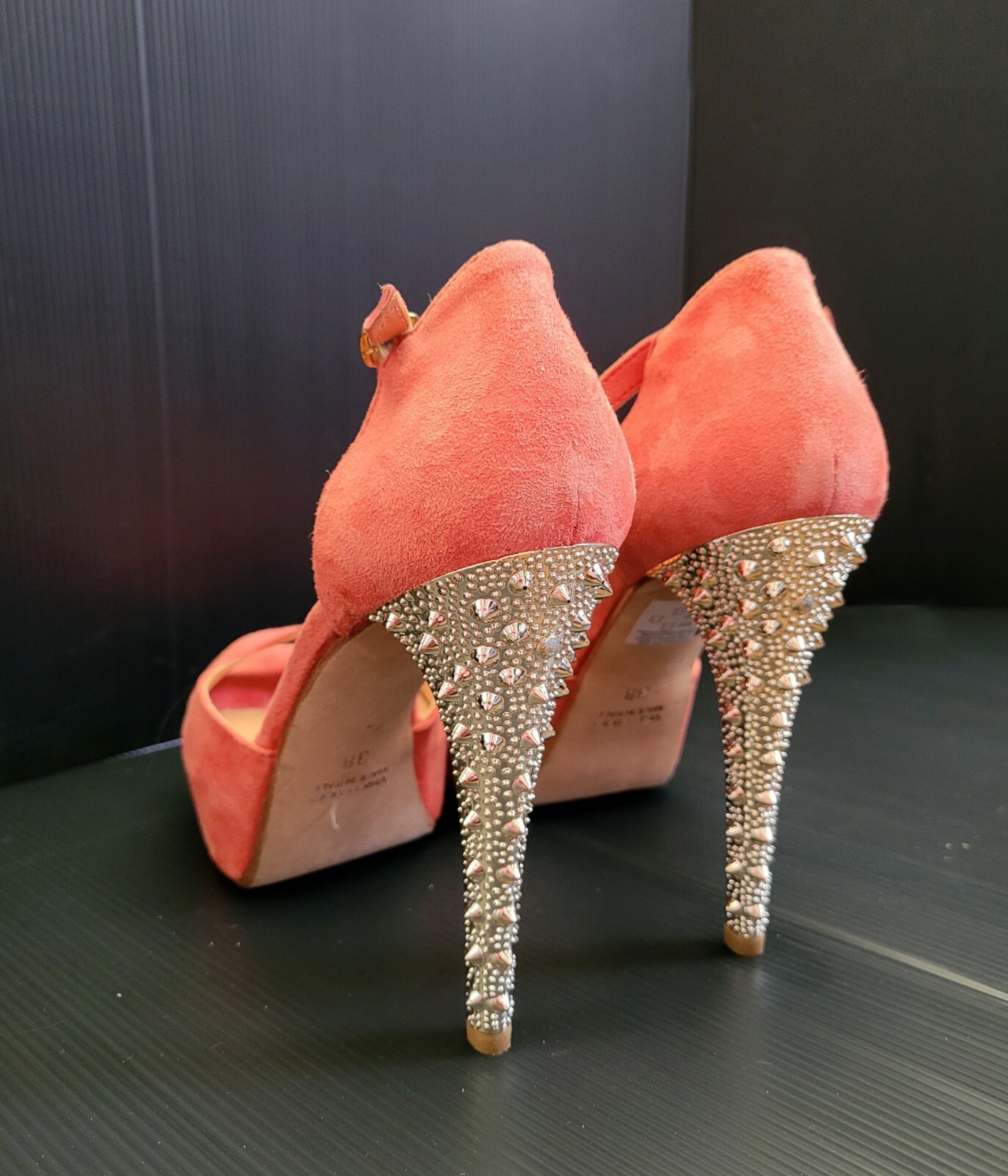 Prima Edizione Suede Silver Heel T-Bar Strap Shoes Size 38 Salmon