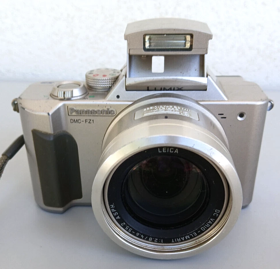 Panasonic LUMIX DMC-FZ1 Compact Digital Camera Silver 2Mp Vintage Silver