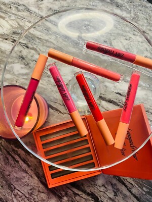 Eine Box mit 6 Farben Tolle Farben und bleibt lange auf den Lippen Wasserdicht
