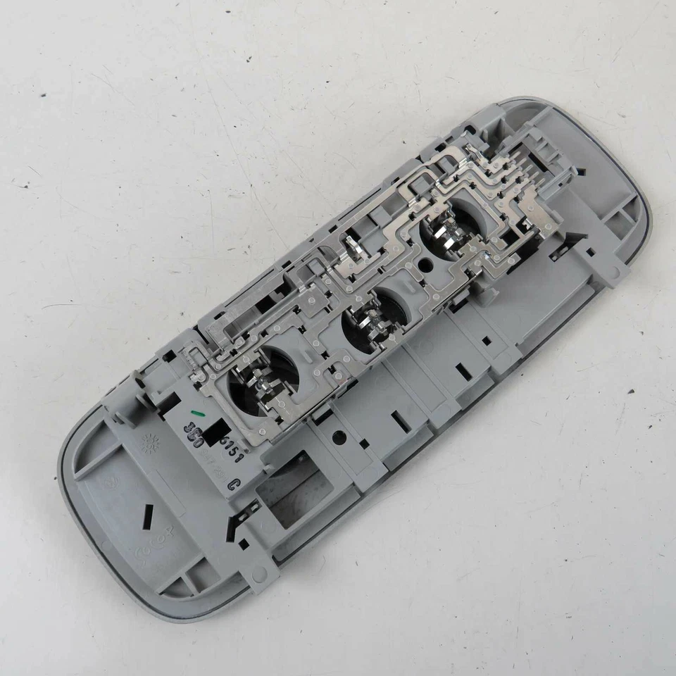 Plafoniera luci interne posteriori Volkswagen Golf Mk5 2003-2008 usata (59558) Foto 2 de 3