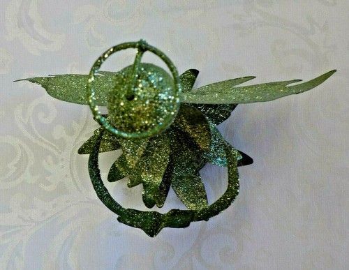 Estatuilla de ángel vintage de los años 90 verde brillo metal base de cono perforado 10" de alto - Imagen 2 de 12