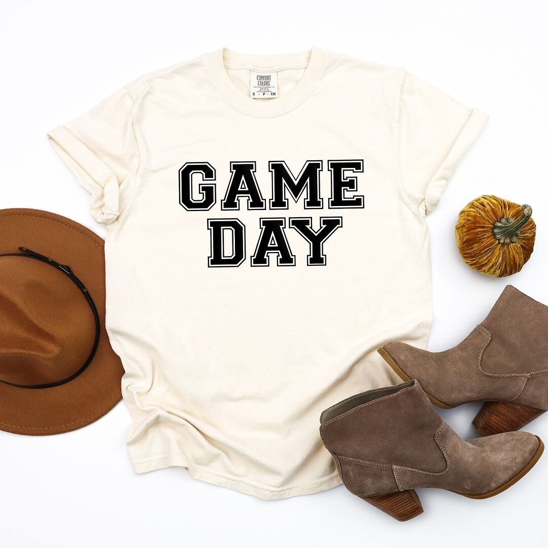Game Day Puff Print Garment Dyed Tee uBrKhglsFYb8KaopL00jlgsTD8mU7mBs