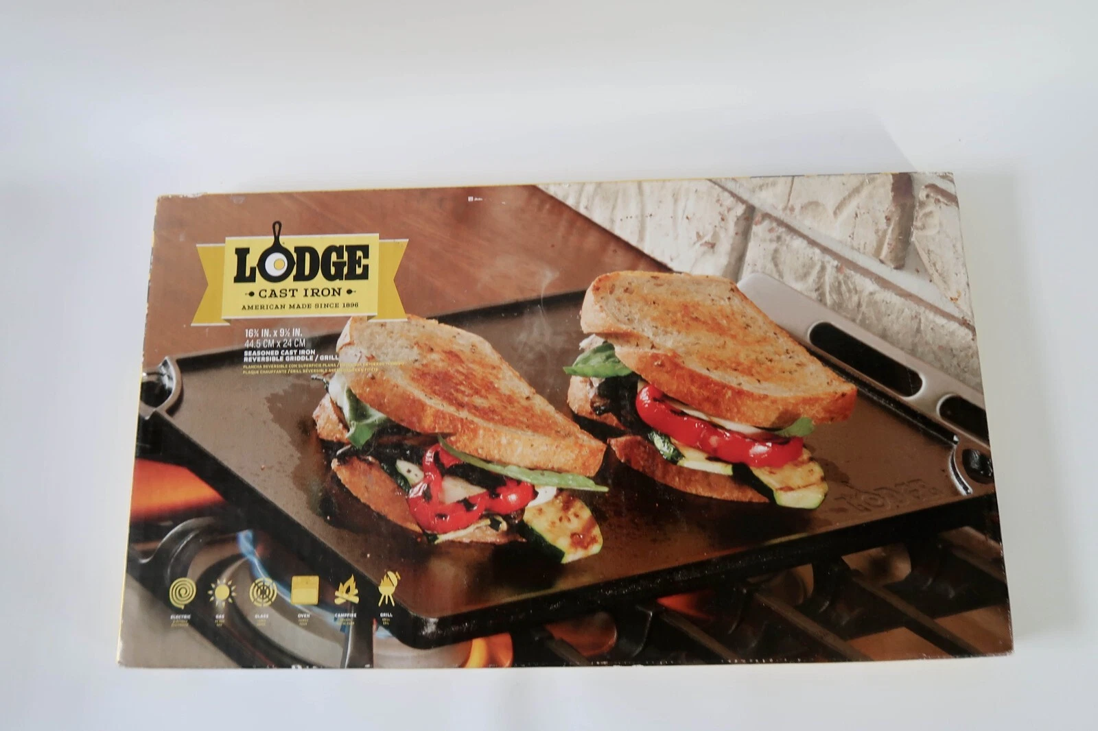 LODGE Seasoned Cast Iron Reversible Grill / Griddle Made in USA
