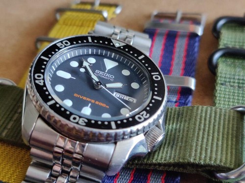 Seiko 7S26-0020 SKX007 Diver Scuba 200m Automatic Mens Watch Authentic Working