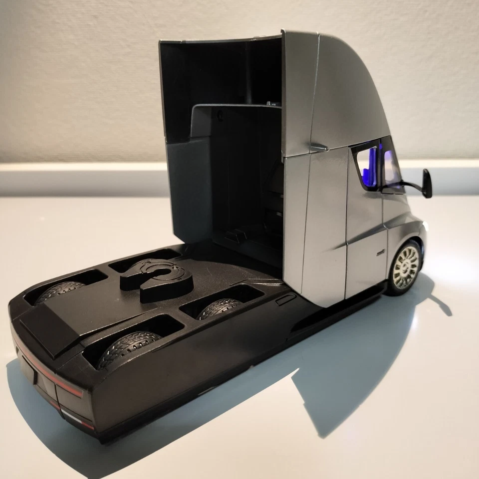 Tesla Semi Truck Diecast Car 1/24 Tesla Semi Set New Tractor Semi-trailer - Image 3 of 4