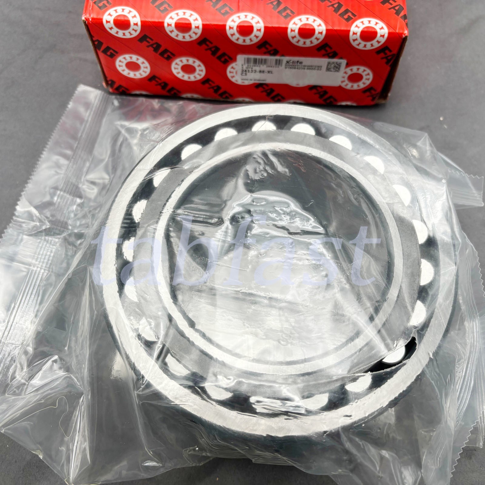 New Spherical Roller Bearing 24122-BE-XL-C3 for FAG