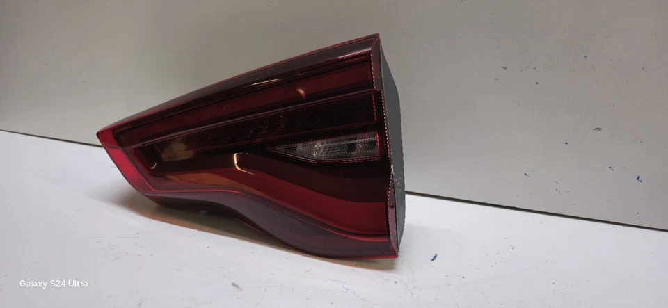 BMW X3 RH W/LED BACK UP TAIL LIGHT OEM NICE NO DAMAGE #63219853380 - Image 2 of 4
