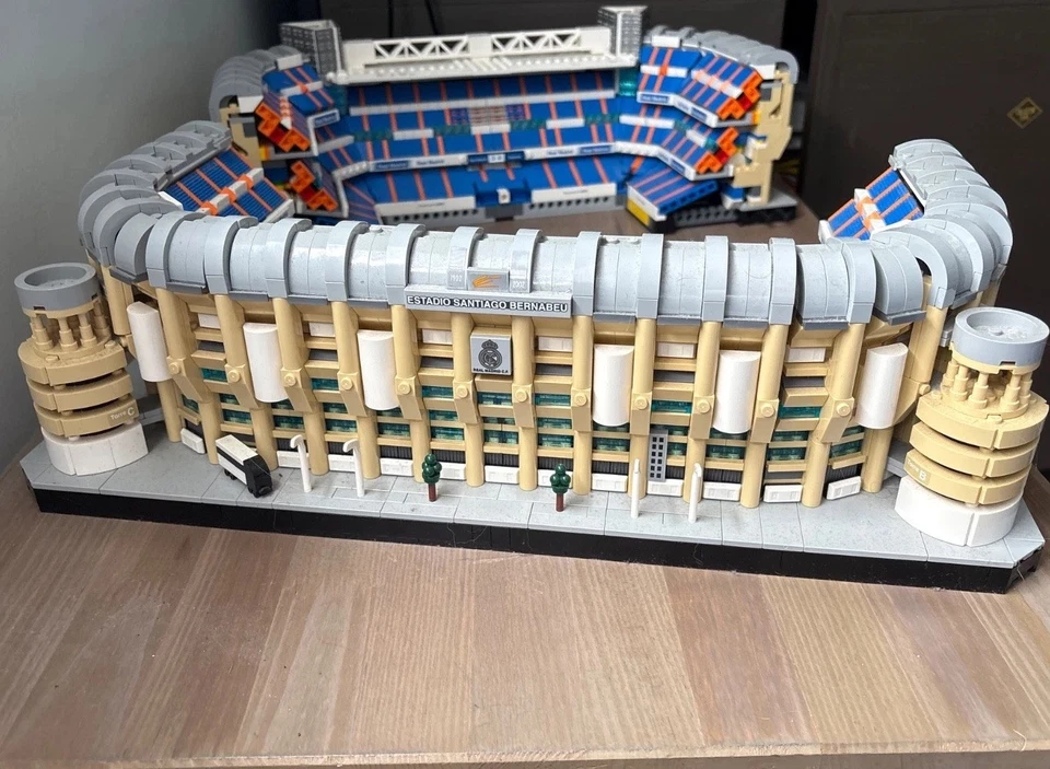 LEGO Icons 10299 Real Madrid – Santiago Bernabéu Stadium, photo 3 sur 5