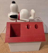Snoopy and Doghouse Vintage Child's Toothbrush Holder/1972/General Mills/Kenner