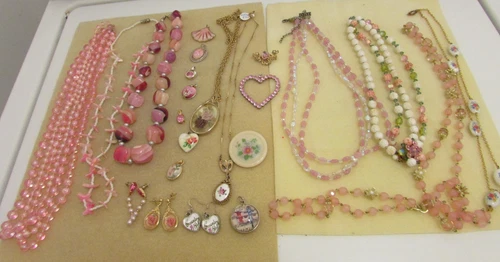 VINTAGE LOT OF COSTUME JEWELRY IN SHADES OF PINK LOT 2 (AVON)