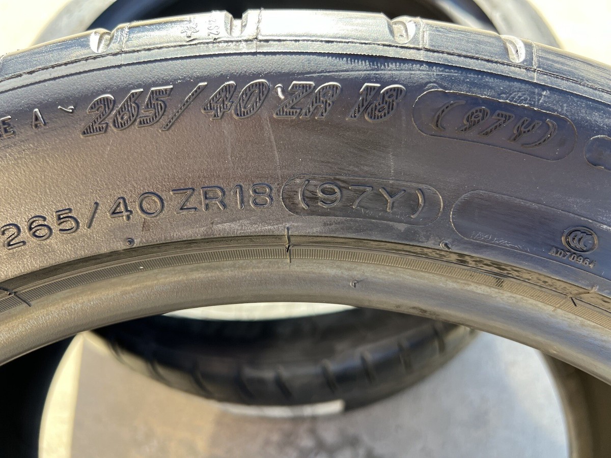 とんび TWO BRAND NEW 265/40ZR18 Michelin Pilot Super Sport Tires 2654018