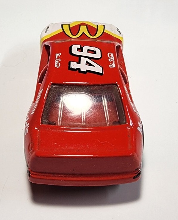 1/18 ビル・エリオット　マクドナルド　フォード・サンダーバード　#94 Bill Elliott #94 McDonald's Batman Forever Thunderbat 1995