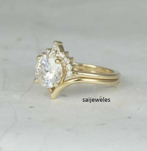 14K Yellow Gold FN V Shape Wedding Band Bridal Set Ring 2CT Lab-Created Diamond - Picture 4 of 7