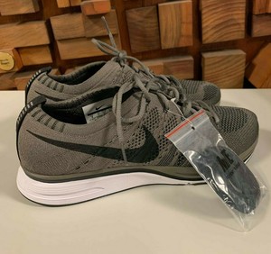 nike flyknit trainer medium olive