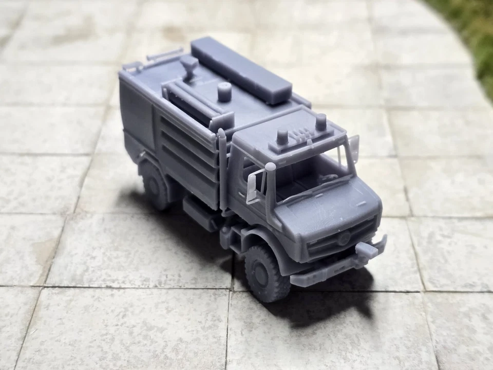 Rosenbauer TLF3000  U5023 Unimog Feuerwehr H0 1:87 Inkl Verglasung  - Bild 2 von 4