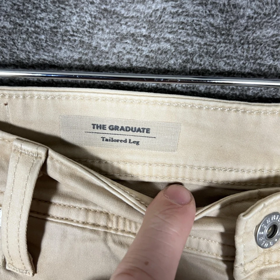 Lote de 2 Calças Masculinas AG Adriano Goldschmied The Graduate 36x32 Bege/Carvão - Imagem 4 de 4