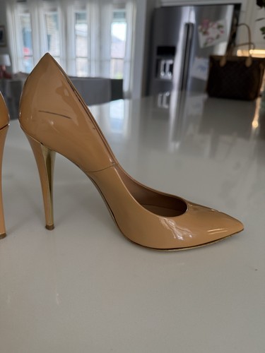 Yves Saint Laurent Paris YSL Beige Patent Pointed Pumps Sz 39 Nude Leather Gold - 第 18/22 張圖片