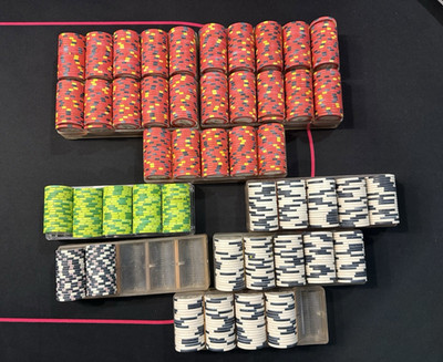 Chipco Chip Set with racks $1 $5 $25 $100 : 920 Total chips