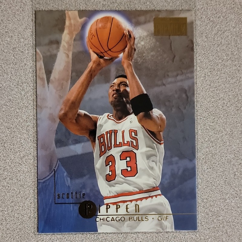 SkyBox 1996 NBA Base Set Scottie Pippen Chicago Bulls #18 Basketball Card