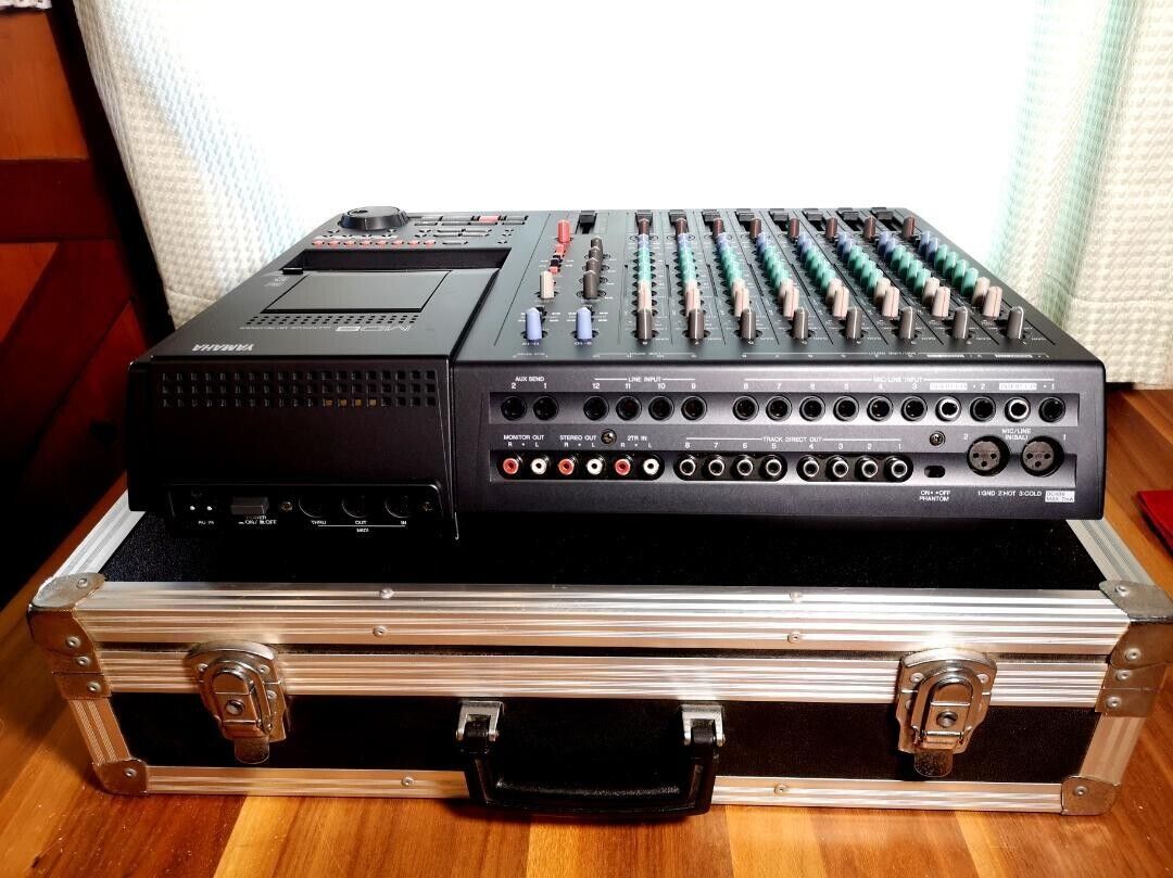 Yamaha MD8 8-track Multitrack Mini Disc MD Recorder Black Yamaha MD8 8-track Multitrack Mini Disc MD Recorder Black