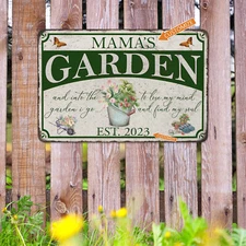 Personalized Flower Garden Sign Mother's Day Gift Greenhouse Mom 108120127002