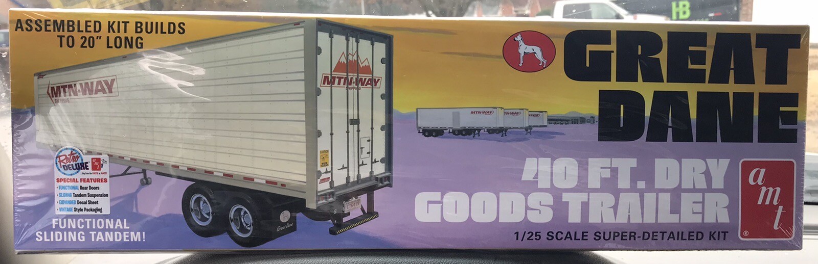 AMT 1185 Great Dane Dry Goods Semi Trailer 1:25 NEW / Factory Sealed-image