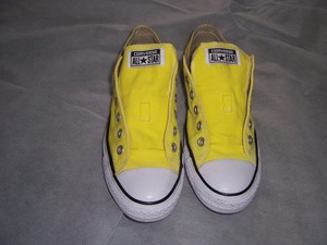 converse yellow laces