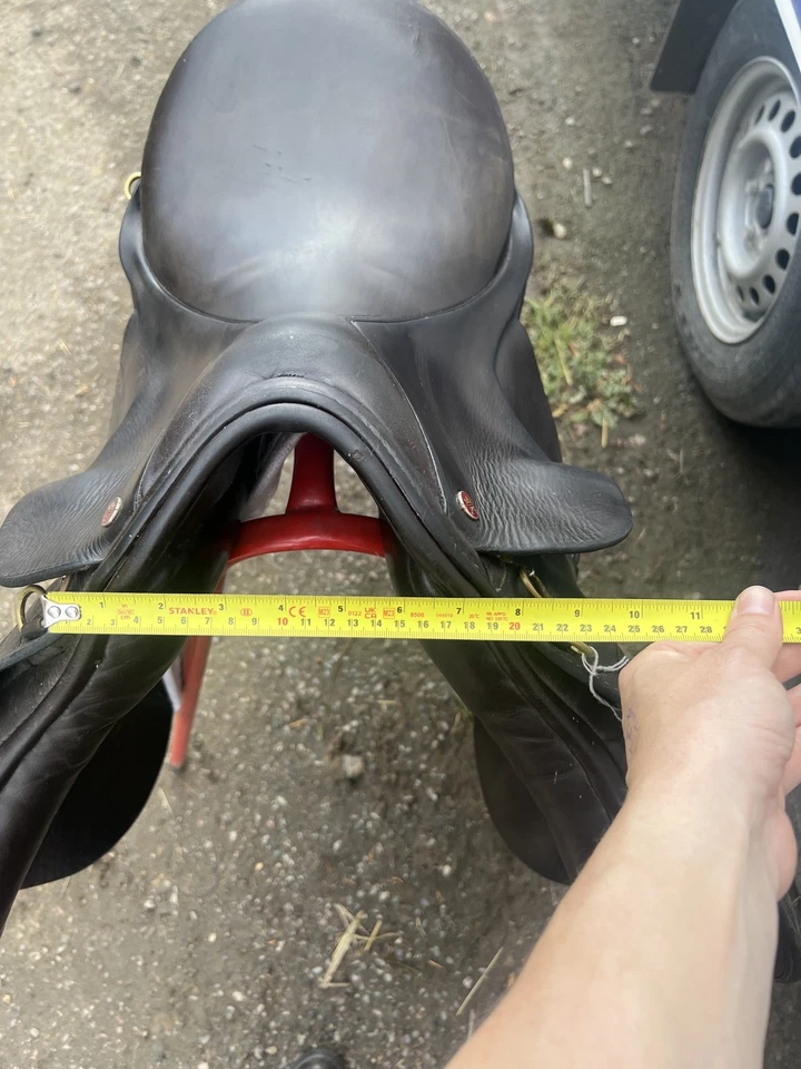 17.5’’ Brown Lovatt Ricketts GP Saddle - 8 inch D-D - Image 2 of 4