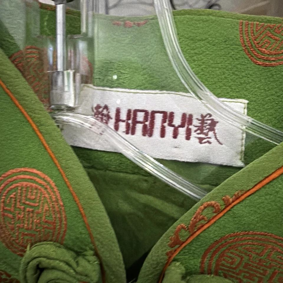 Vintage Green Patterned Silk Cheongsam Oriental Dress S Stretch Silk Qipao HANYI - Image 4 of 4