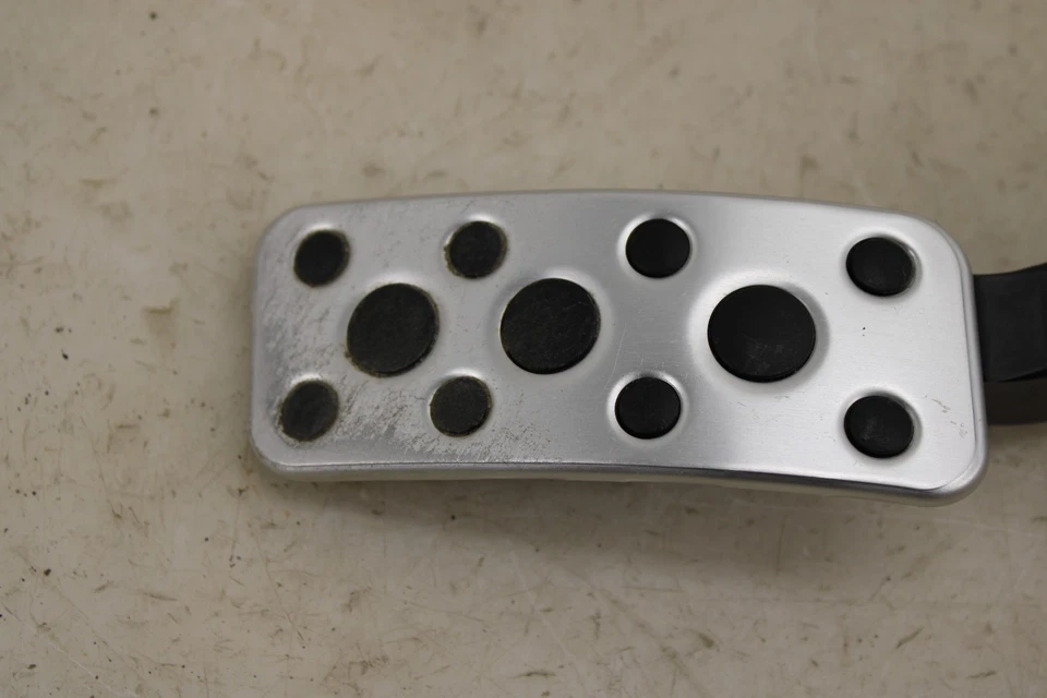 Pedal acelerador 2015-2021 Subaru WRX STI OEM NE102 Foto 2 de 4