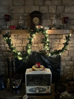 8Ft Prelit Christmas Garland Electric Pine Garland with 50 LED Lights Mantle